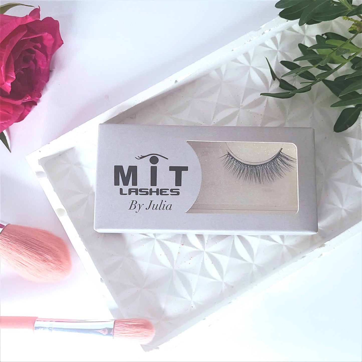 MIT Light Look Synthetic Vegan Silk False 3D Lashes
