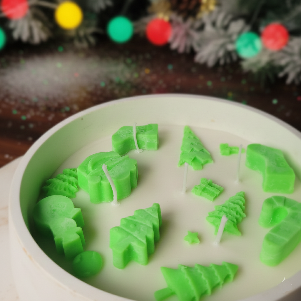 Luxury Christmas Soy Wax Scented Candle  ( Christmas Tree Pine )