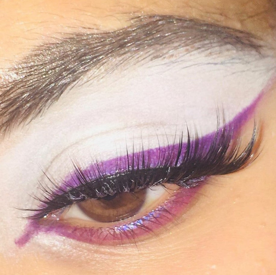 Essential lashes for wispy, feathery lash lovers! Our lashes are made with super thin PBT silk fibres, and 100% vegan & cruelty free, they are perfect for a full glam look and are re-usable more than 30 times.
