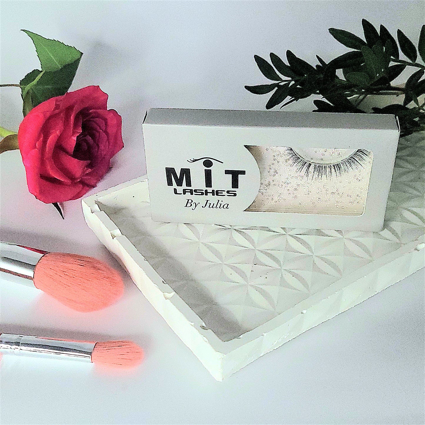 MIT Realistic Look Synthetic Vegan Silk False 3D Lashes