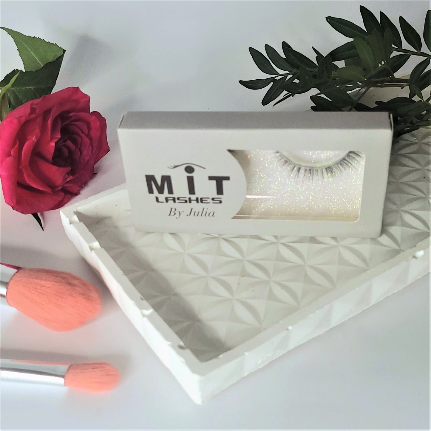 MIT Realistic Look Synthetic Vegan Silk False 3D Lashes