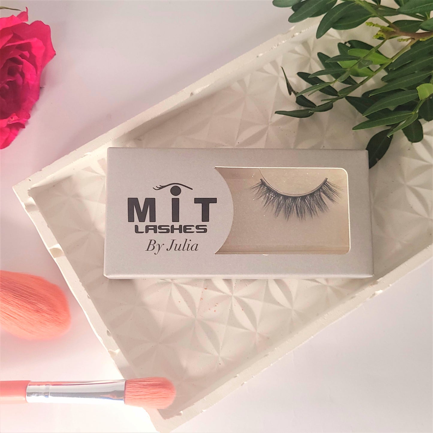 MIT Wispy Look Synthetic Vegan Silk False 3D Lashes