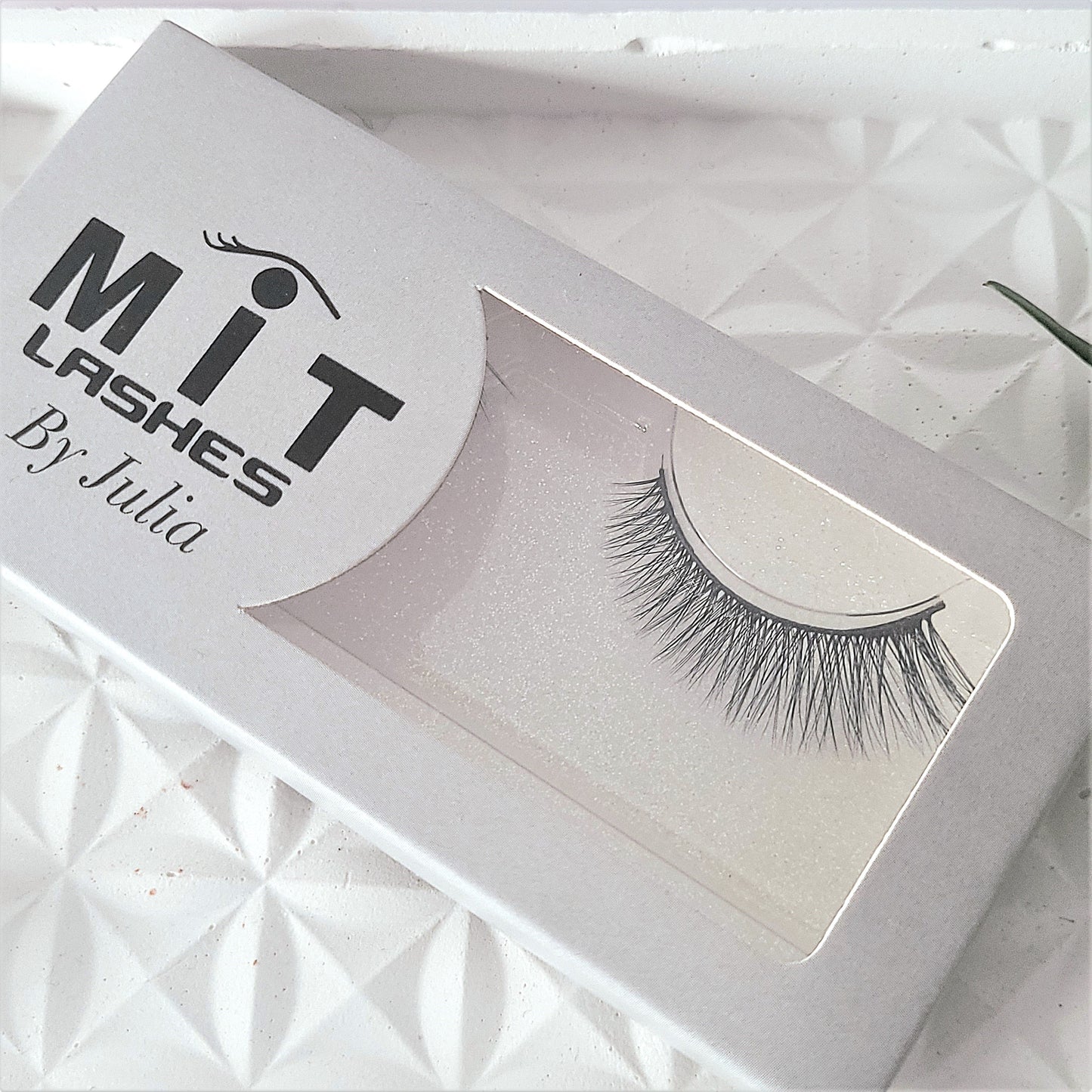 MIT Light Look Synthetic Vegan Silk False 3D Lashes